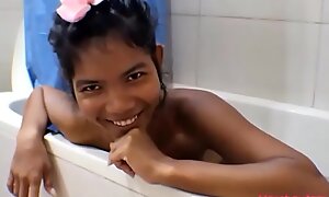 HD Thai Legal age teenager Heather Impenetrable depths gives deepthroat and obtain asshole assfuck broken in shower thither assfuck creampie original
