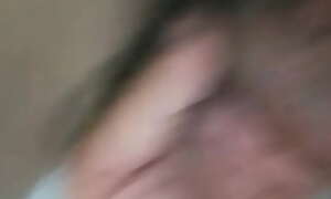 勾引直男老头，公用卫生间口交直到射