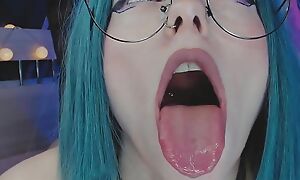 Alyssa Kasatka doing ahegao and asks to feed their way cum!