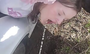 The Girl Loves Anal Sex and Pissing in a Hansom cab