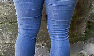 SHE PULLS DOWN Say no to JEANS TO GET Say no to Load of shit STUCK IN Say no to CUTE OUTDOOR ASS!!