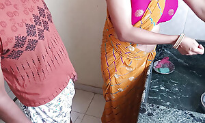 Kaamwali Naughty Married Step Descendant Fucked beside Kitchen After a long time She Was Washing Dishes