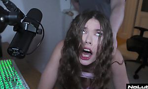 FUCKED ON STREAM - She Finally Did Some Good Content