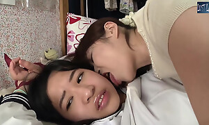 Thirty-year Opening - Tendency Between a Mature Woman added to a Young Beauty -2